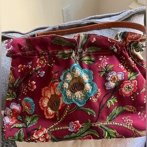 Isabella Fiore Floral Embroidered Handbag